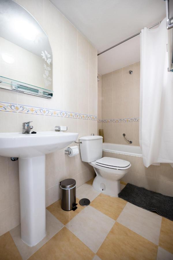 Spacious 2-Bedroom Apartment With Free Parking Sitio de Calahonda 外观 照片