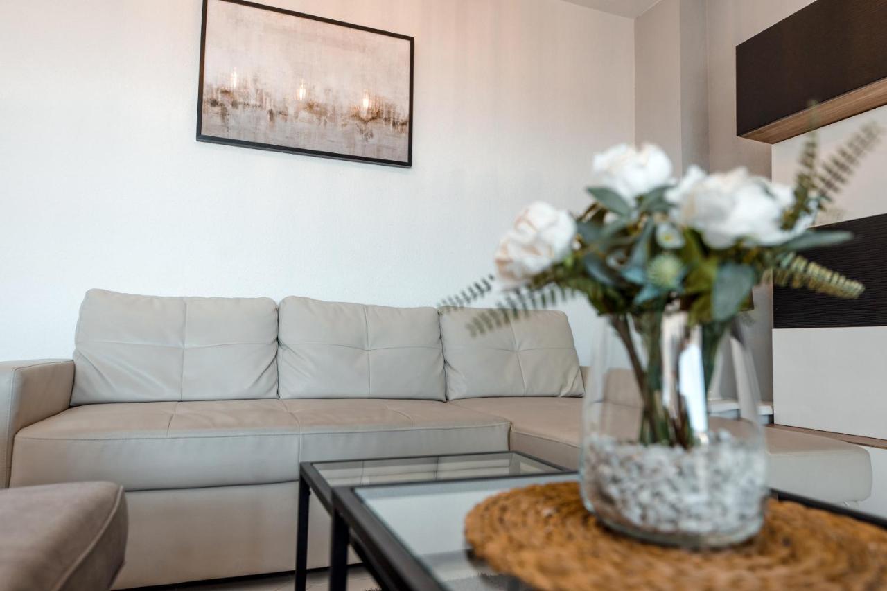 Spacious 2-Bedroom Apartment With Free Parking Sitio de Calahonda 外观 照片