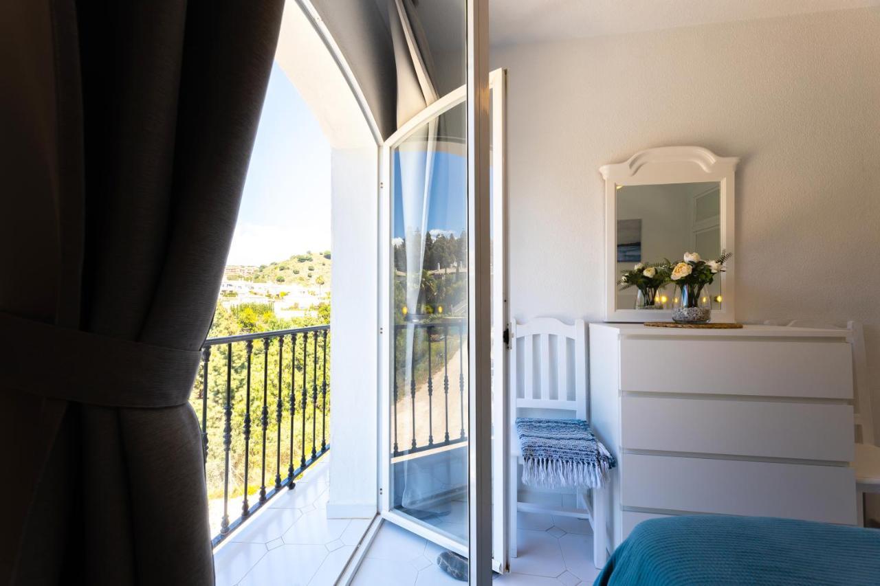 Spacious 2-Bedroom Apartment With Free Parking Sitio de Calahonda 外观 照片