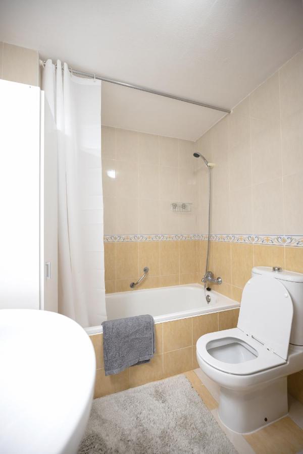 Spacious 2-Bedroom Apartment With Free Parking Sitio de Calahonda 外观 照片