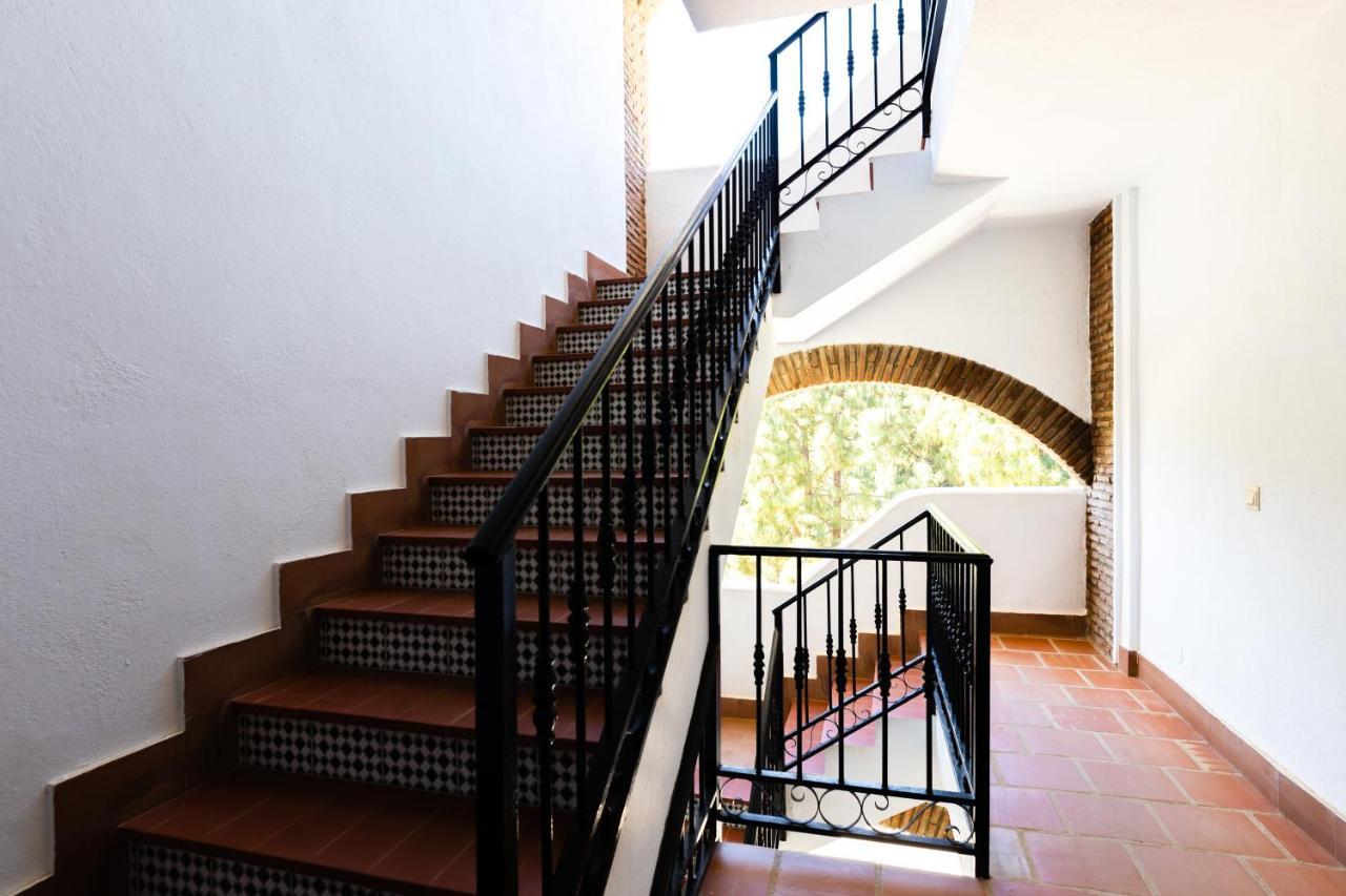 Spacious 2-Bedroom Apartment With Free Parking Sitio de Calahonda 外观 照片
